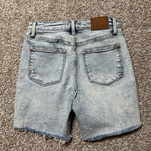 Judy Blue Womens M Distressed Light Wash Denim High-Waisted Shorts Raw Hem - Picture 6 of 10